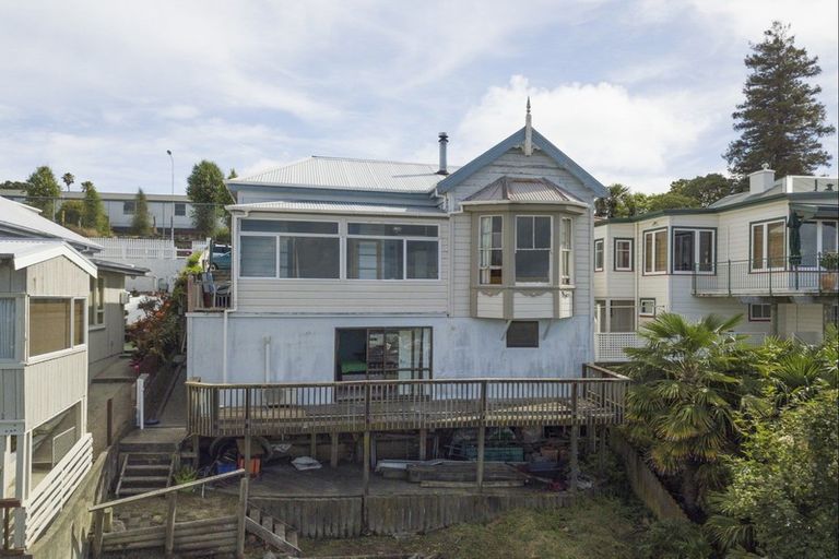 Photo of property in 30 Colenso Avenue, Hospital Hill, Napier, 4110