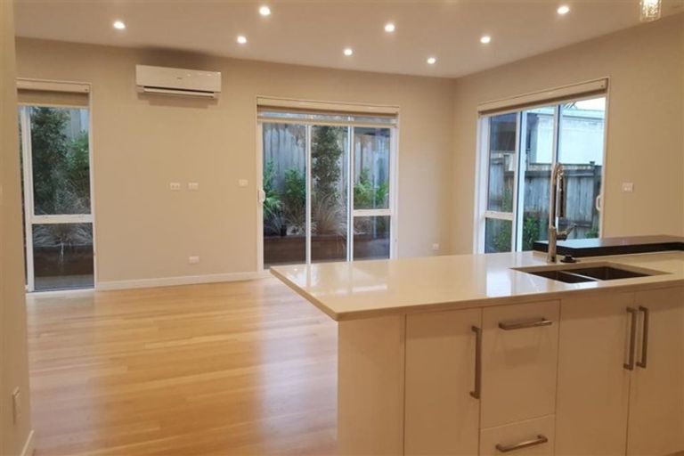 Photo of property in 2 Golden Morning Drive, Albany Heights, Auckland, 0632