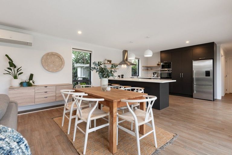 Photo of property in 5 Raiha Street, Papamoa Beach, Papamoa, 3118