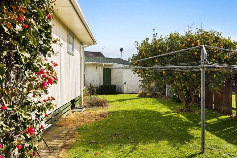 Photo of property in 27 Davidson Street, Hawera, 4610