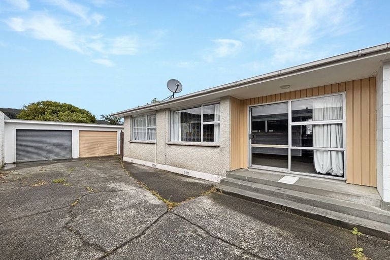 Photo of property in 270b Wellington Road, Wainuiomata, Lower Hutt, 5014