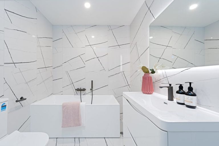 Photo of property in 21c Barron Drive, Green Bay, Auckland, 0604