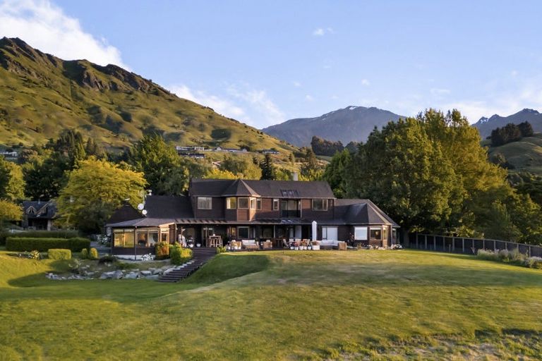 Photo of property in 9 Arrowtown-lake Hayes Road, Arrowtown, Queenstown, 9371
