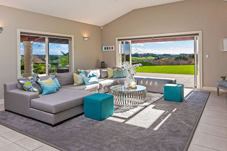 Photo of property in 21 Potts Road, Whitford, Howick, 2571