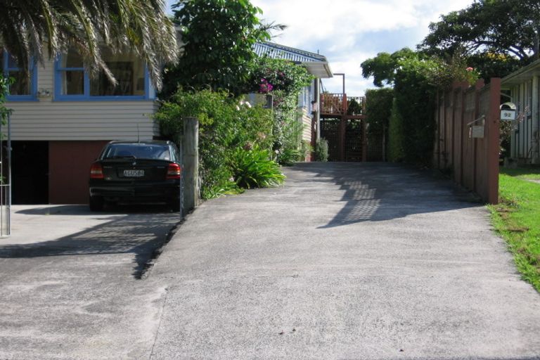 Photo of property in 1/90 Gloria Avenue, Te Atatu Peninsula, Auckland, 0610