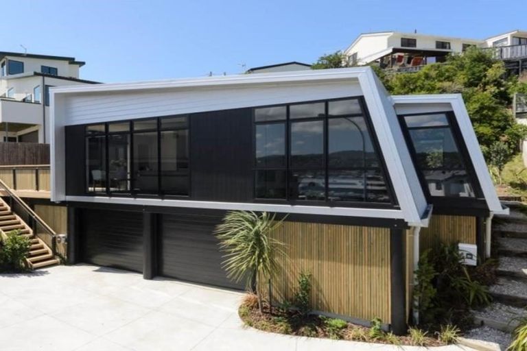 Photo of property in 3 Bunker Way, Strathmore Park, Wellington, 6022