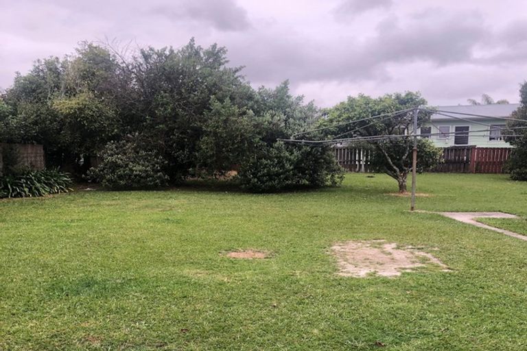 Photo of property in 28 Newington Road, Henderson, Auckland, 0612