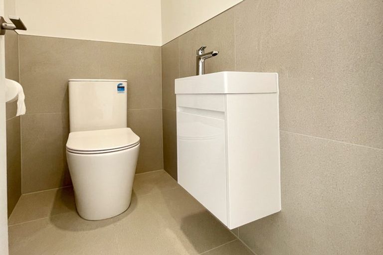 Photo of property in 6 Vanbrugh Place, Bucklands Beach, Auckland, 2014