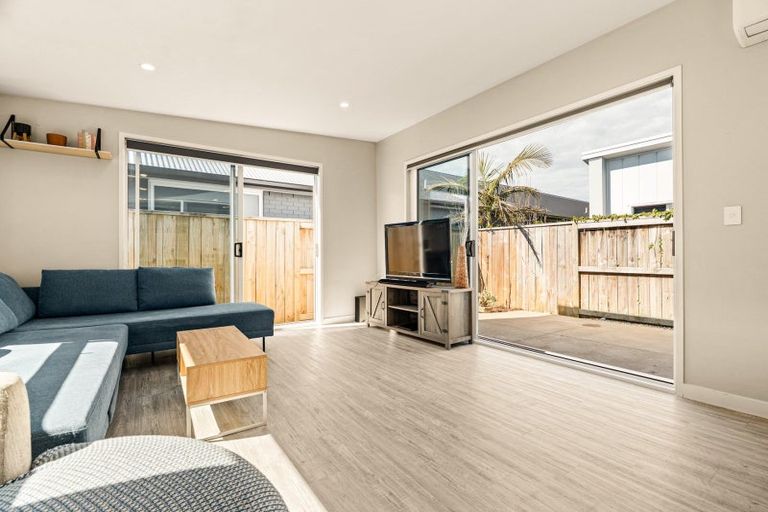 Photo of property in 1 Chain Place, Papamoa, 3118
