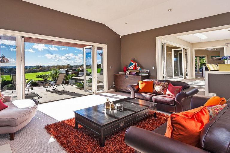 Photo of property in 21 Potts Road, Whitford, Howick, 2571