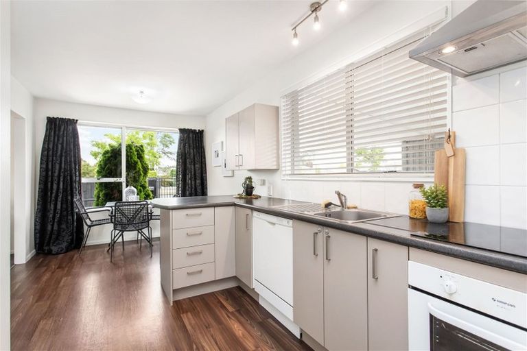 Photo of property in 361 Main North Road, Redwood, Christchurch, 8051