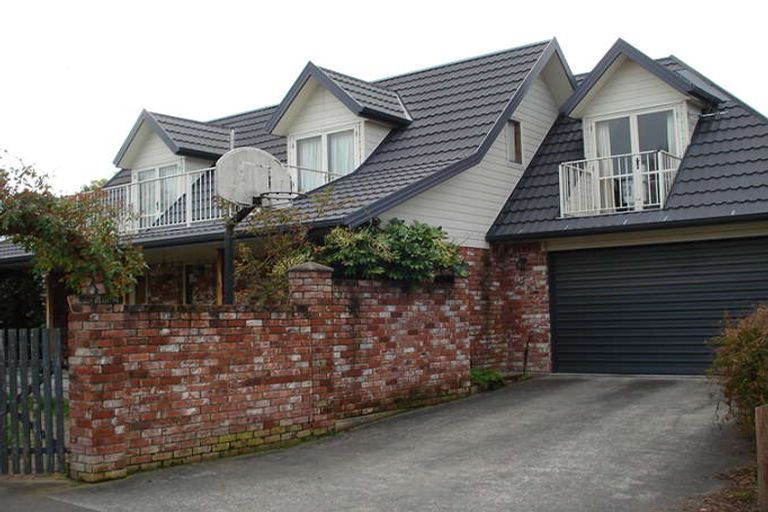 Photo of property in 2/229 Waimea Terrace, Beckenham, Christchurch, 8023