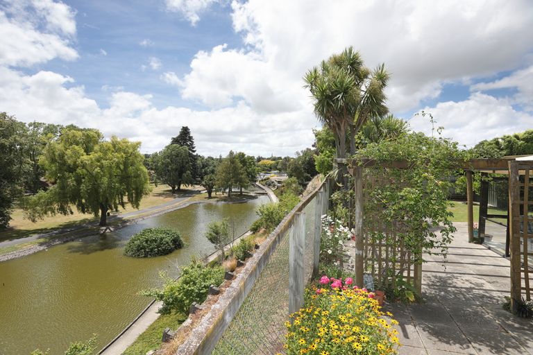 Photo of property in 19 Fitzroy Street, Terrace End, Palmerston North, 4410