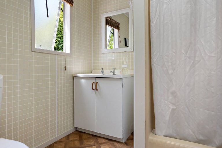 Photo of property in 1 Poplar Street, Whitianga, 3510