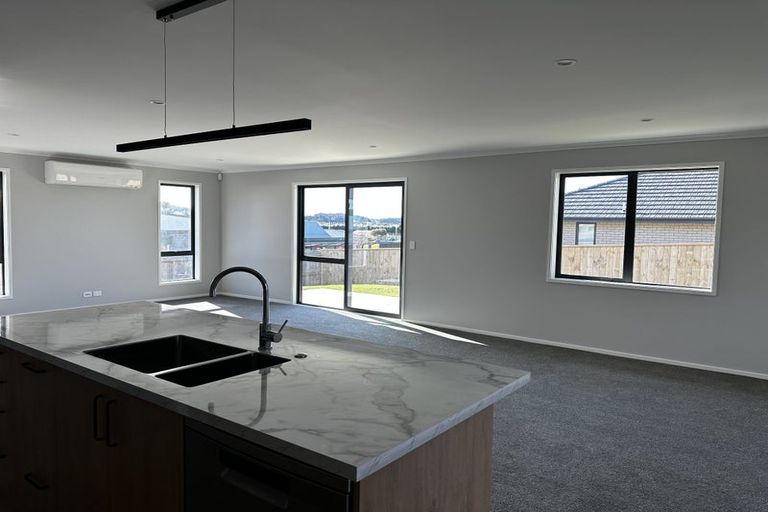 Photo of property in 39 Booker Drive, Tuakau, 2121