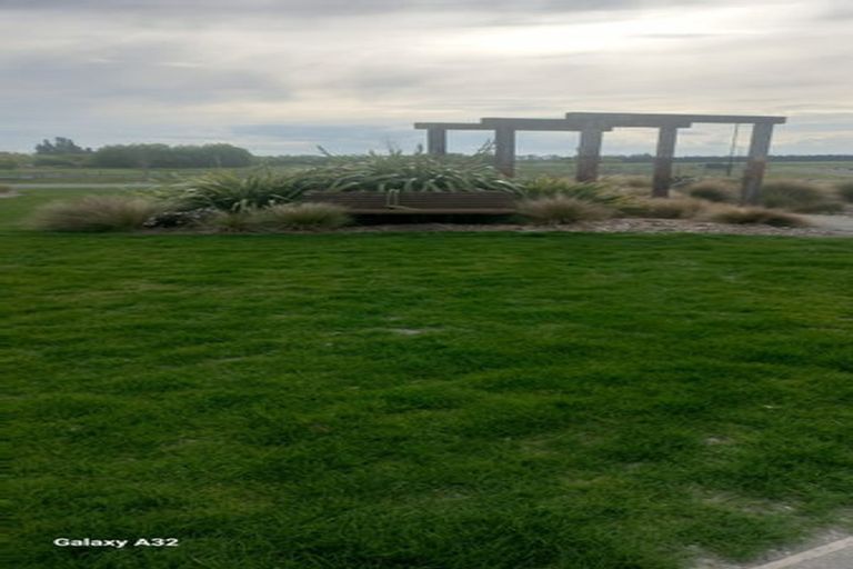 Photo of property in 8 Village Green Drive, Huntingdon, 7774