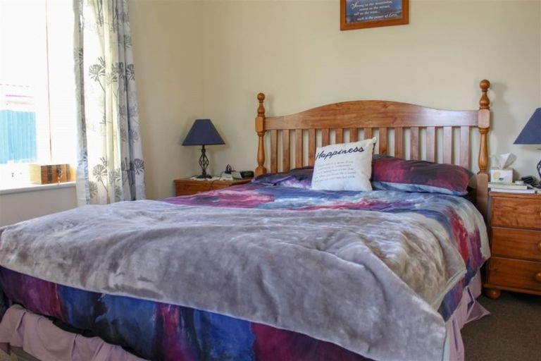 Photo of property in 19 Avenue Road, West End, Timaru, 7910