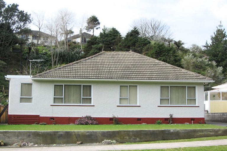 Photo of property in 51 Seaview Road, Marfell, New Plymouth, 4310