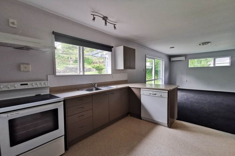 Photo of property in 5a Tawa Terrace, Tawa, Wellington, 5028