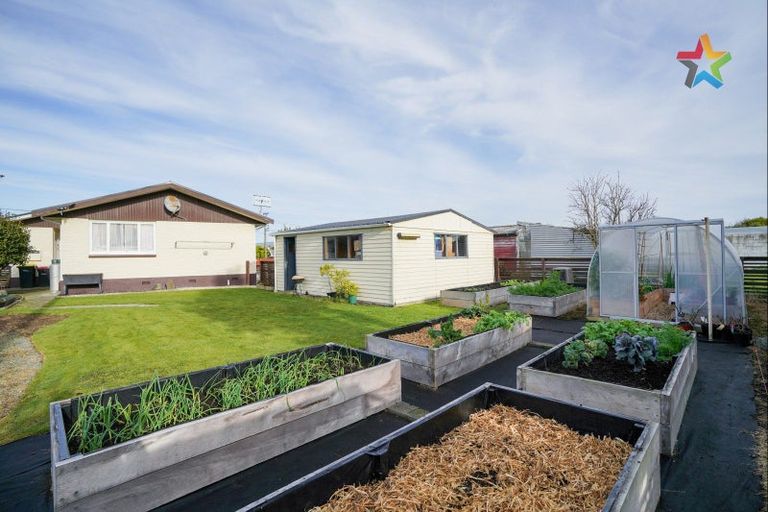 Photo of property in 52 Dipton Street, Kingswell, Invercargill, 9812