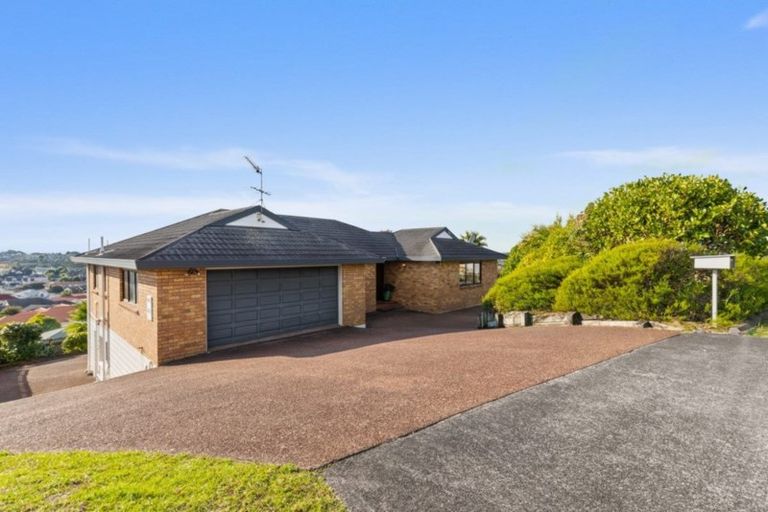 Photo of property in 108 Luckens Road, West Harbour, Auckland, 0618