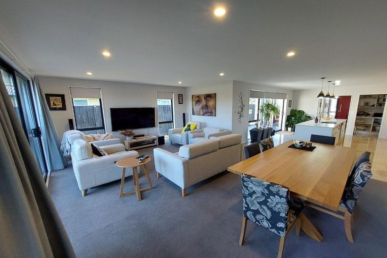 Photo of property in 15 Country Palms Drive, Halswell, Christchurch, 8025