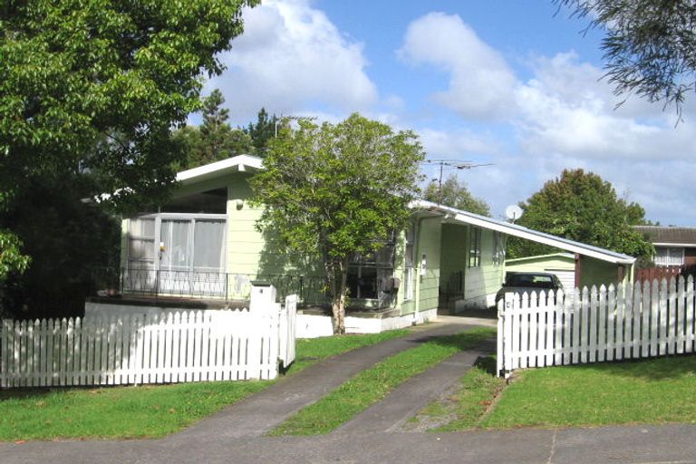 Photo of property in 4 Yule Place, Massey, Auckland, 0614