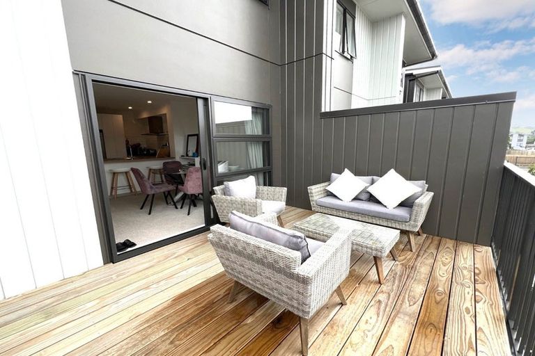 Photo of property in 18 Kaokao Lane, Mangere, Auckland, 2022