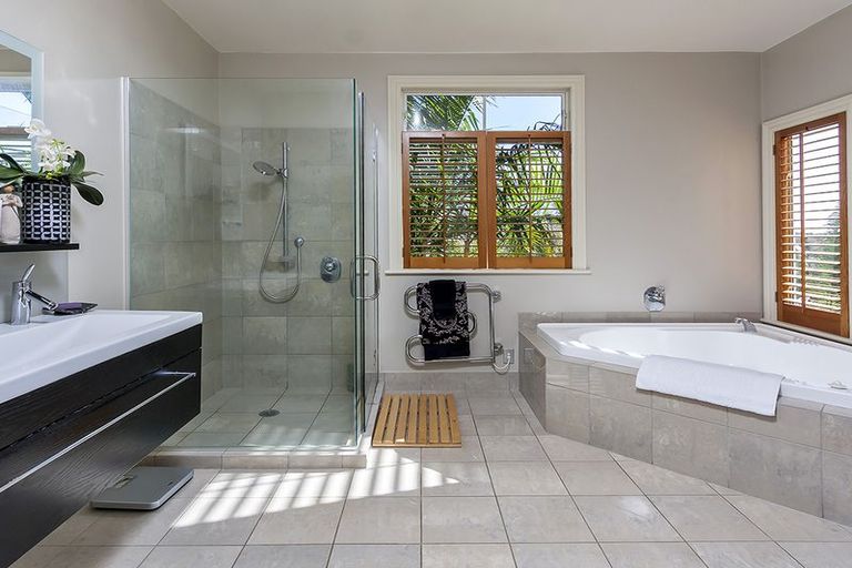 Photo of property in 21 Potts Road, Whitford, Howick, 2571