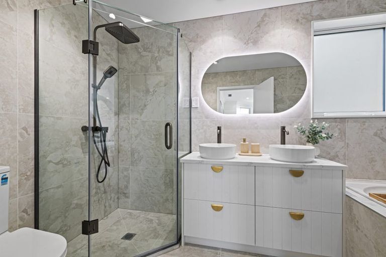 Photo of property in 38 Awanui Road, Red Beach, 0932