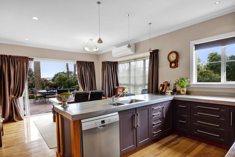 Photo of property in 5171b Mountain Road, Eltham, 4398