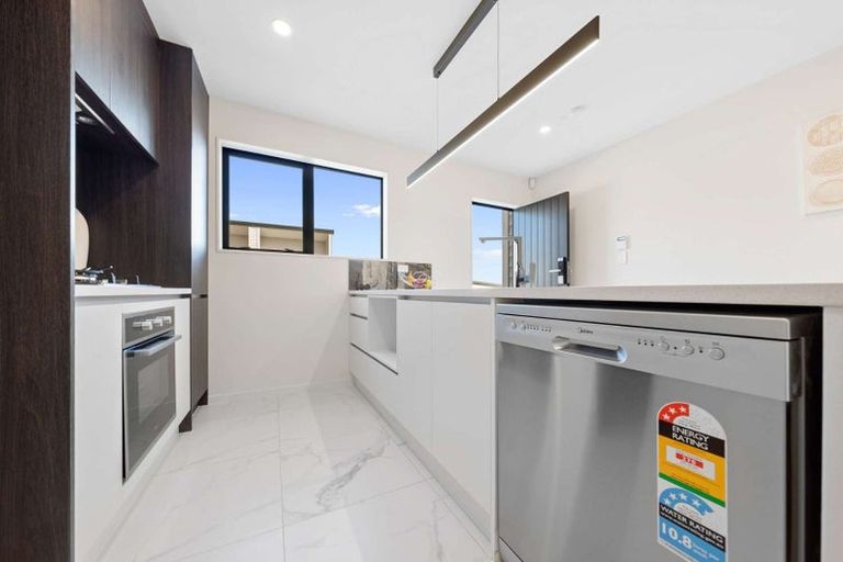 Photo of property in 24a Poruru Close, Papakura, 2110