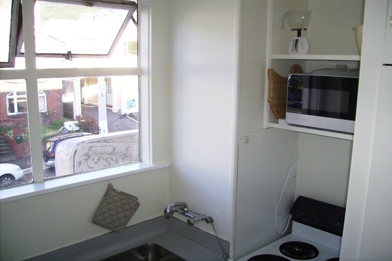 Photo of property in 2 Moncrieff Street, Mount Victoria, Wellington, 6011