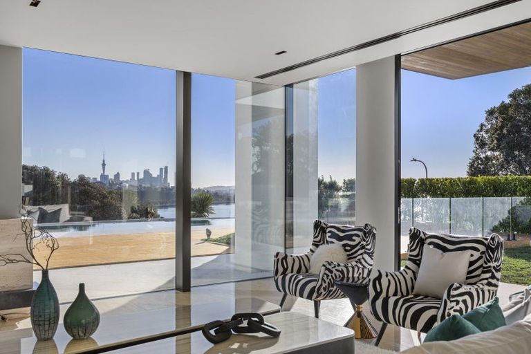 Photo of property in 92 Paritai Drive, Orakei, Auckland, 1071