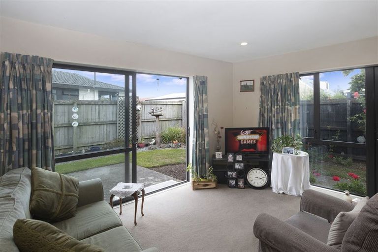 Photo of property in 10 Clinton Lane, Woolston, Christchurch, 8062