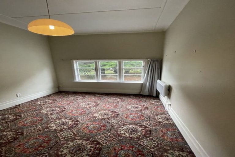 Photo of property in 90 Russell Terrace, Berhampore, Wellington, 6023