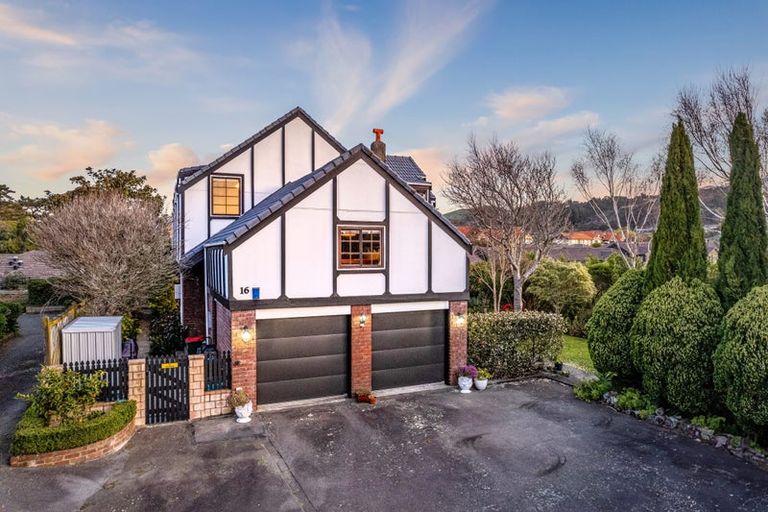 Photo of property in 16 Solander Place, Whitby, Porirua, 5024