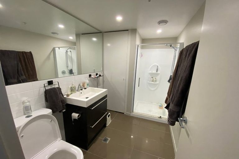 Photo of property in Nouvo Apartments, 2j/21 Rugby Street, Mount Cook, Wellington, 6021