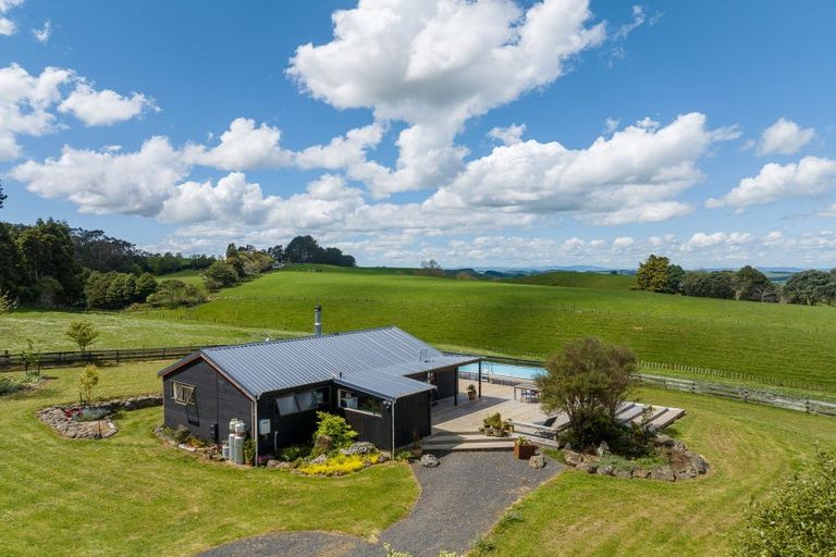 Photo of property in 51 Hinewa Road, Otumoetai, Tauranga, 3110