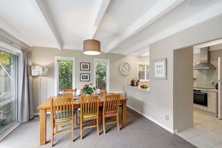 Photo of property in 6 Dunrobin Place, Avonhead, Christchurch, 8042