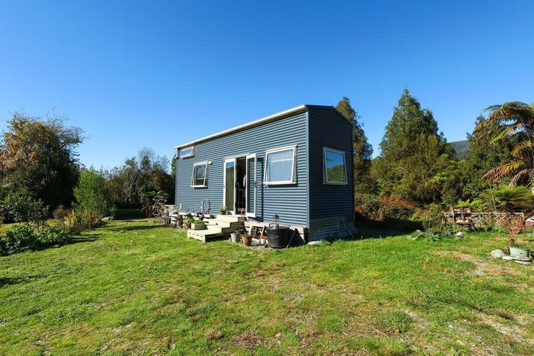 Photo of property in 15 Aylmer Street, Ross, 7812