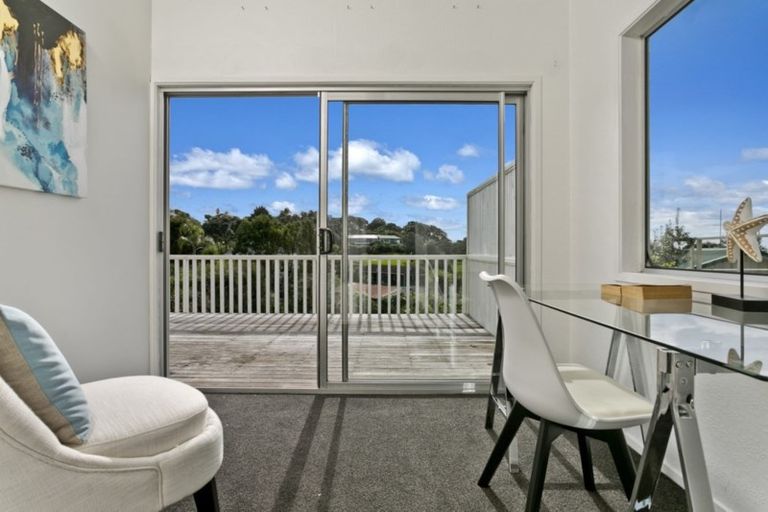Photo of property in 65 Churchill Road, Murrays Bay, Auckland, 0630