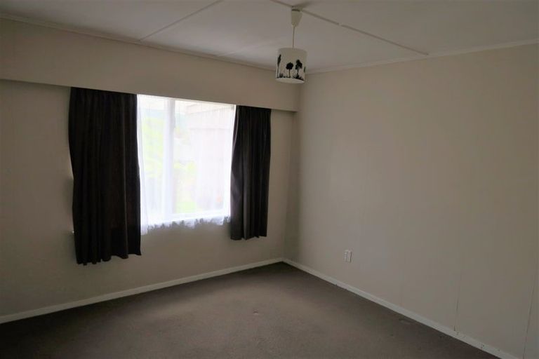 Photo of property in 9 Holland Street, Wainuiomata, Lower Hutt, 5014