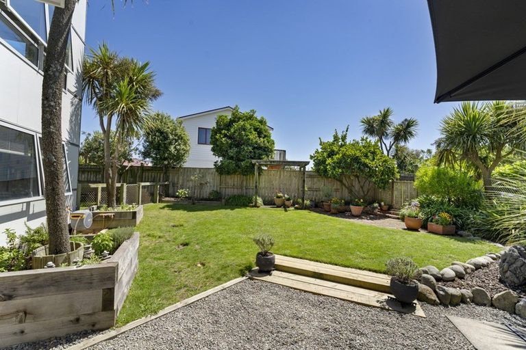 Photo of property in 155 Field Way, Waikanae Beach, Waikanae, 5036
