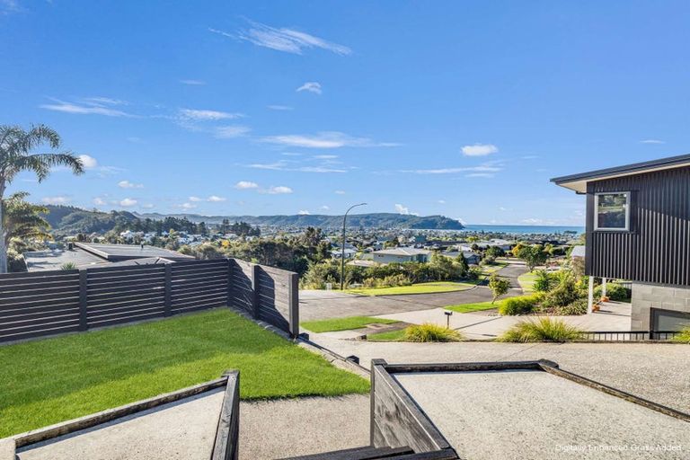Photo of property in 111 Pacific View Drive, Whangamata, 3620