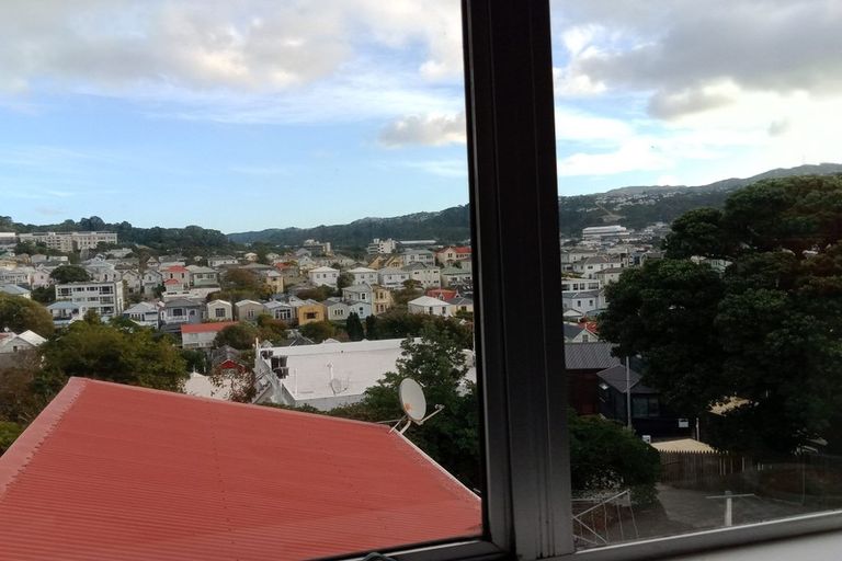 Photo of property in 5 Claremont Grove, Mount Victoria, Wellington, 6011