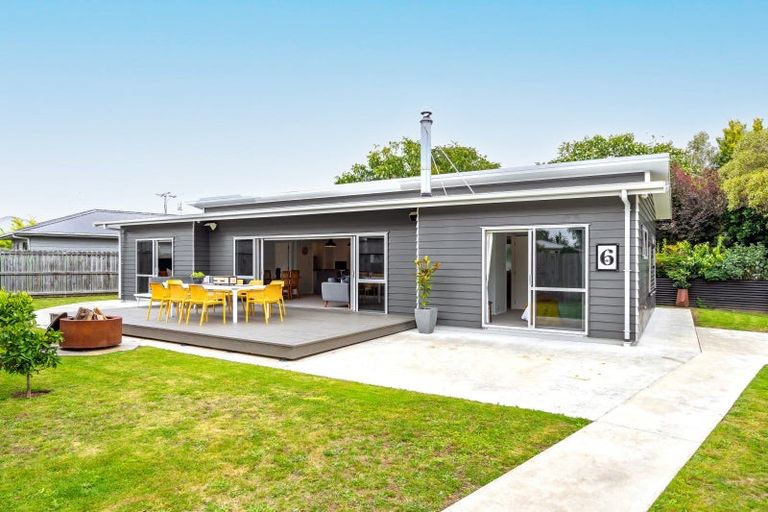 Photo of property in 6 Strasbourge Street, Martinborough, 5711