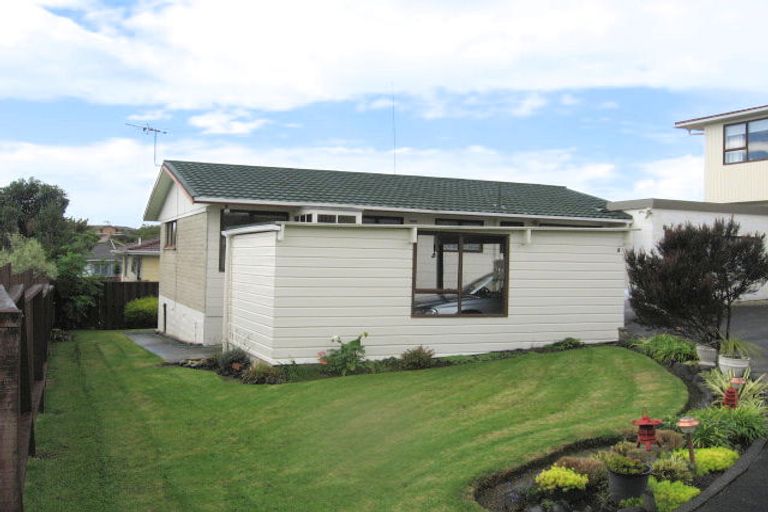 Photo of property in 1/21 Cromdale Avenue, Highland Park, Auckland, 2010