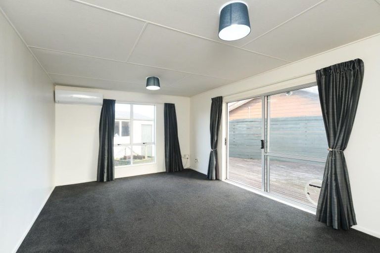 Photo of property in 41 Acacia Street, Kelvin Grove, Palmerston North, 4414
