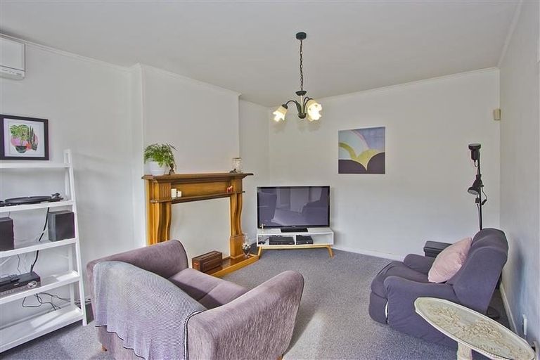 Photo of property in 28 Bell Road, Waiwhetu, Lower Hutt, 5010